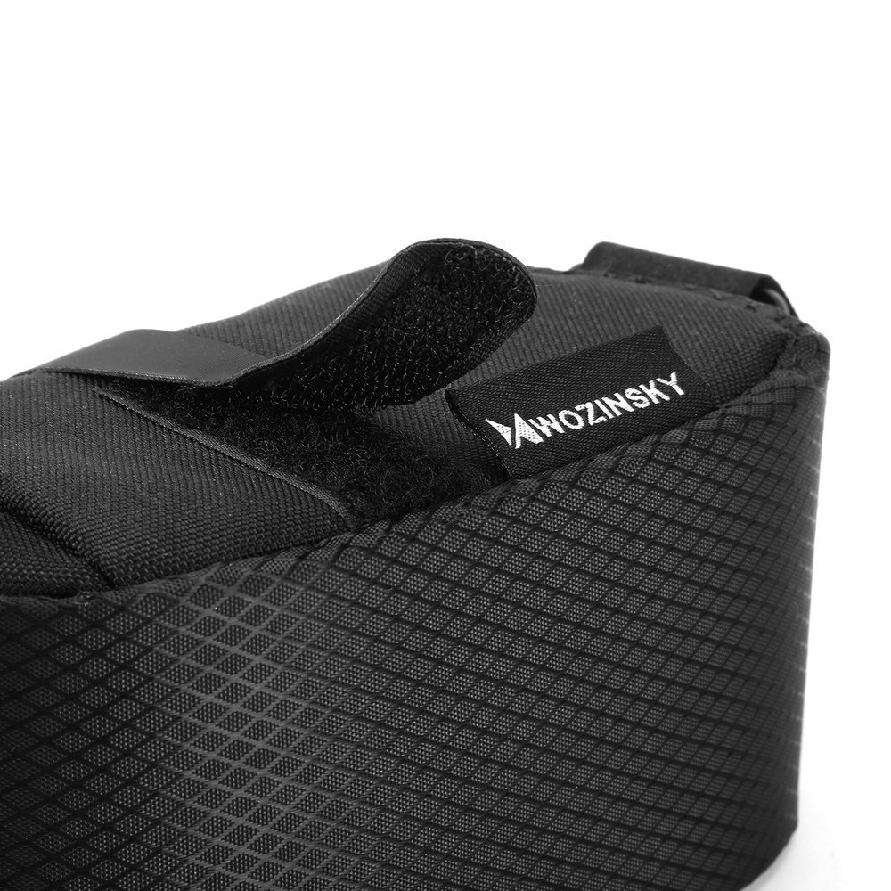 Wozinsky kvalitní nylovaná malá brašna pod sedlo na kolo 0,6l WBB8BK černá - podsedlová brašna na kolo, rozměry 15 cm x 7 cm x 7