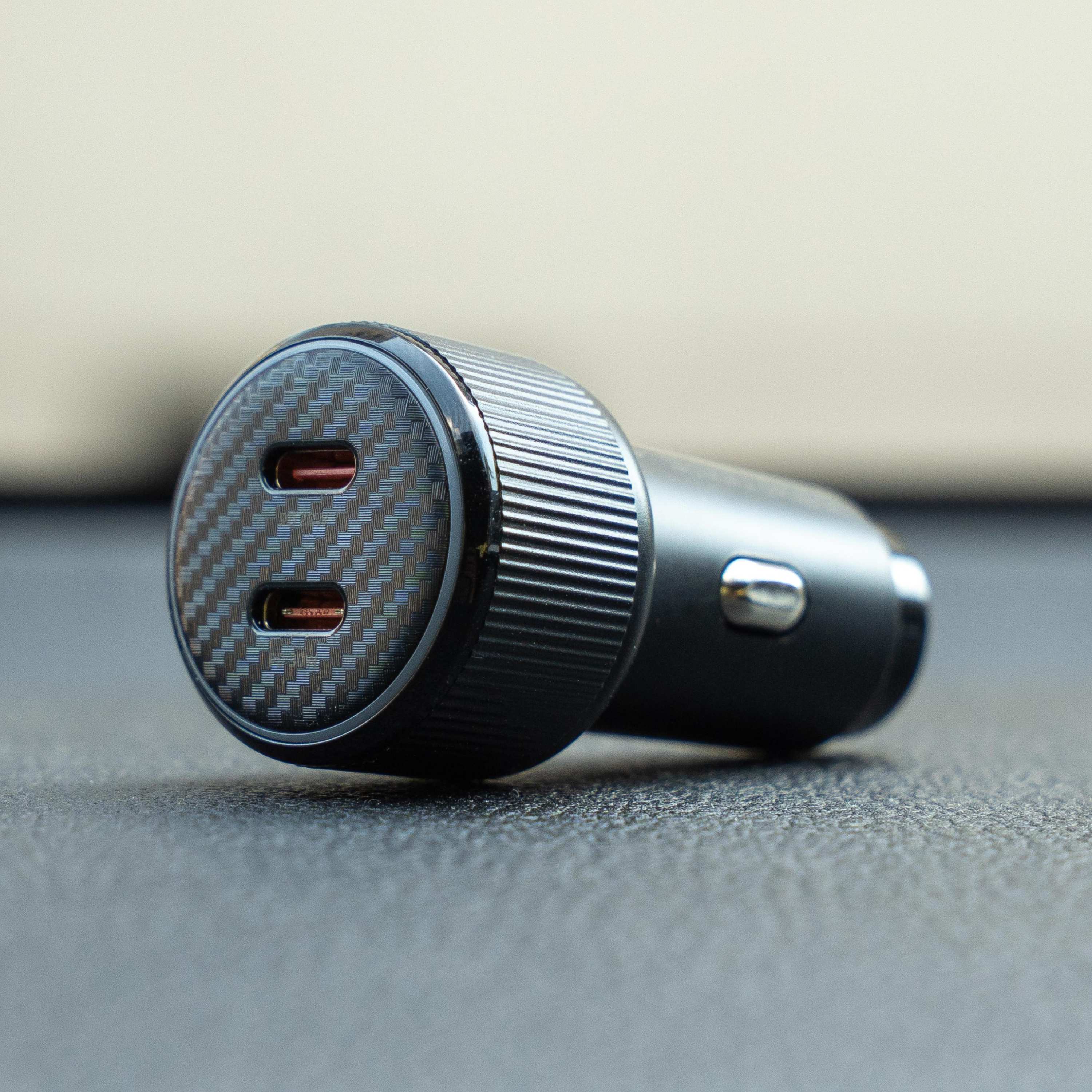SWISSTEN Autonabíječka 2× USB-C PD 20 W + kabel USB-C 1 m černá